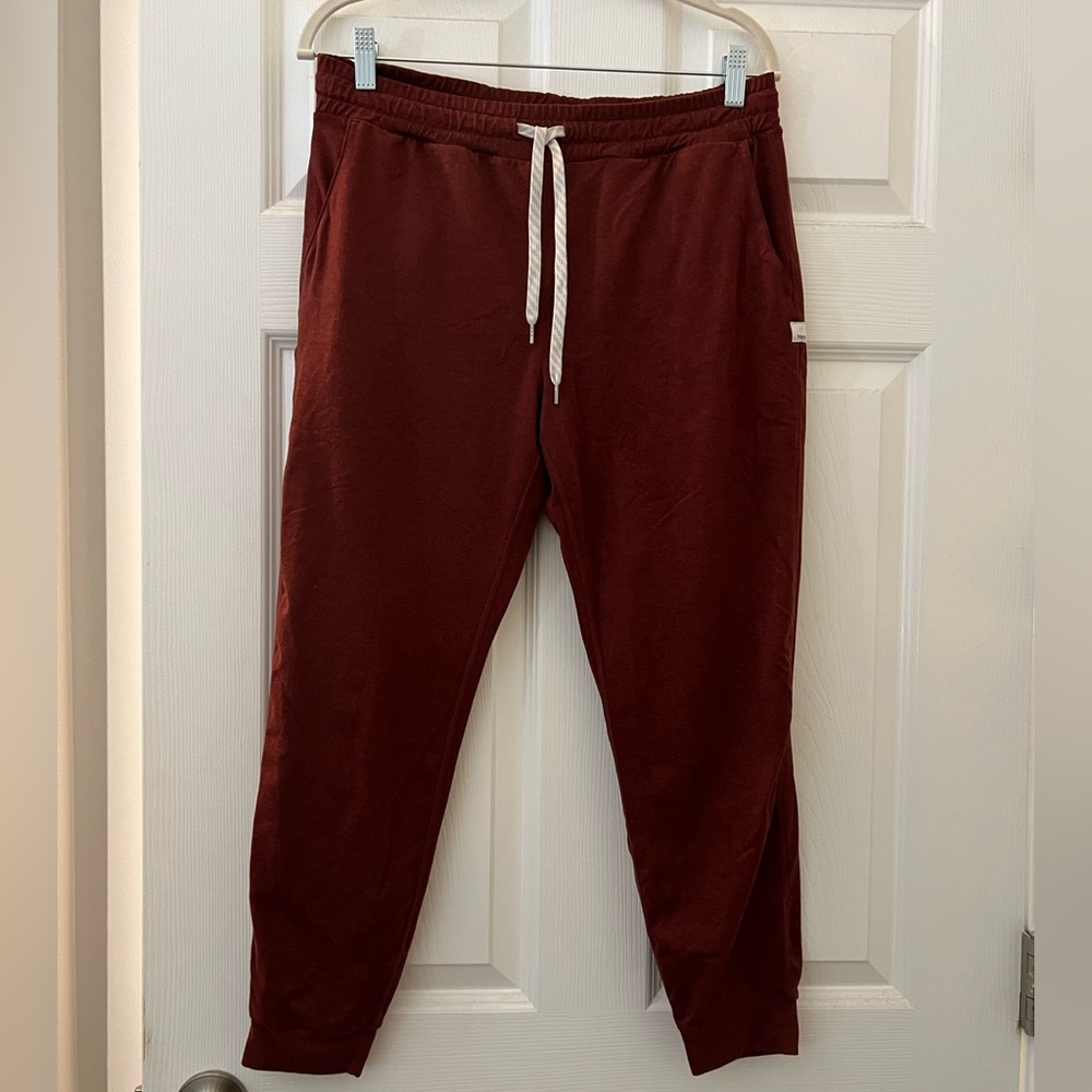 Vuori Performance Jogger in Brick Heather - Size Medium